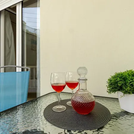 Appartement Spacious Center By Renthub